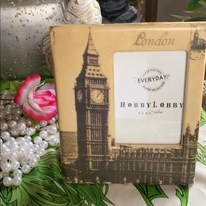 London Picture Frame 🖼